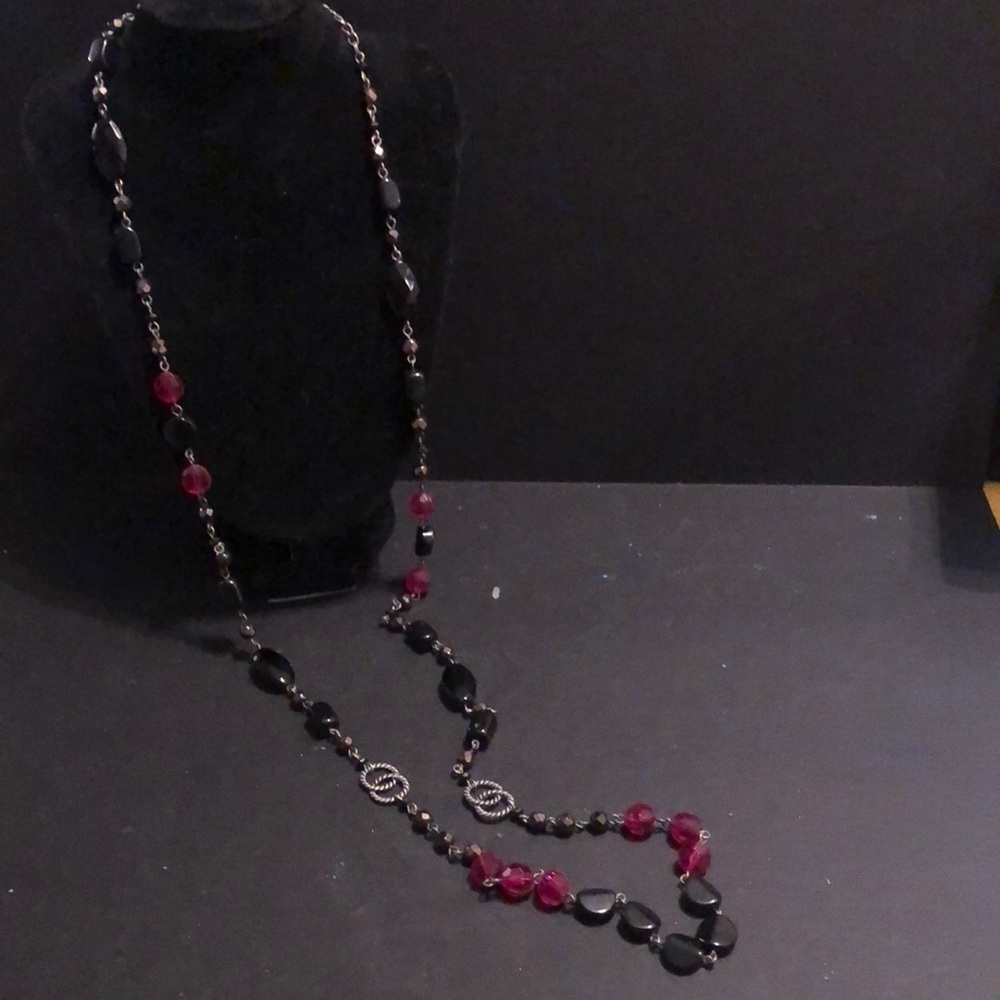 Lia Sophia Fusha & gun metal black single strand mauve long necklace​